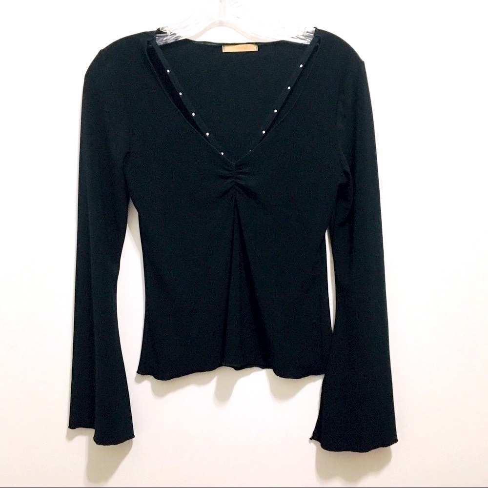Forever 21 Women’s Fluted Sleeves Black Top